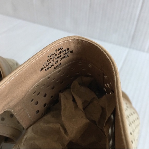 Amelia Grace Lasered Cut Peep Toe - Picture 3 of 5